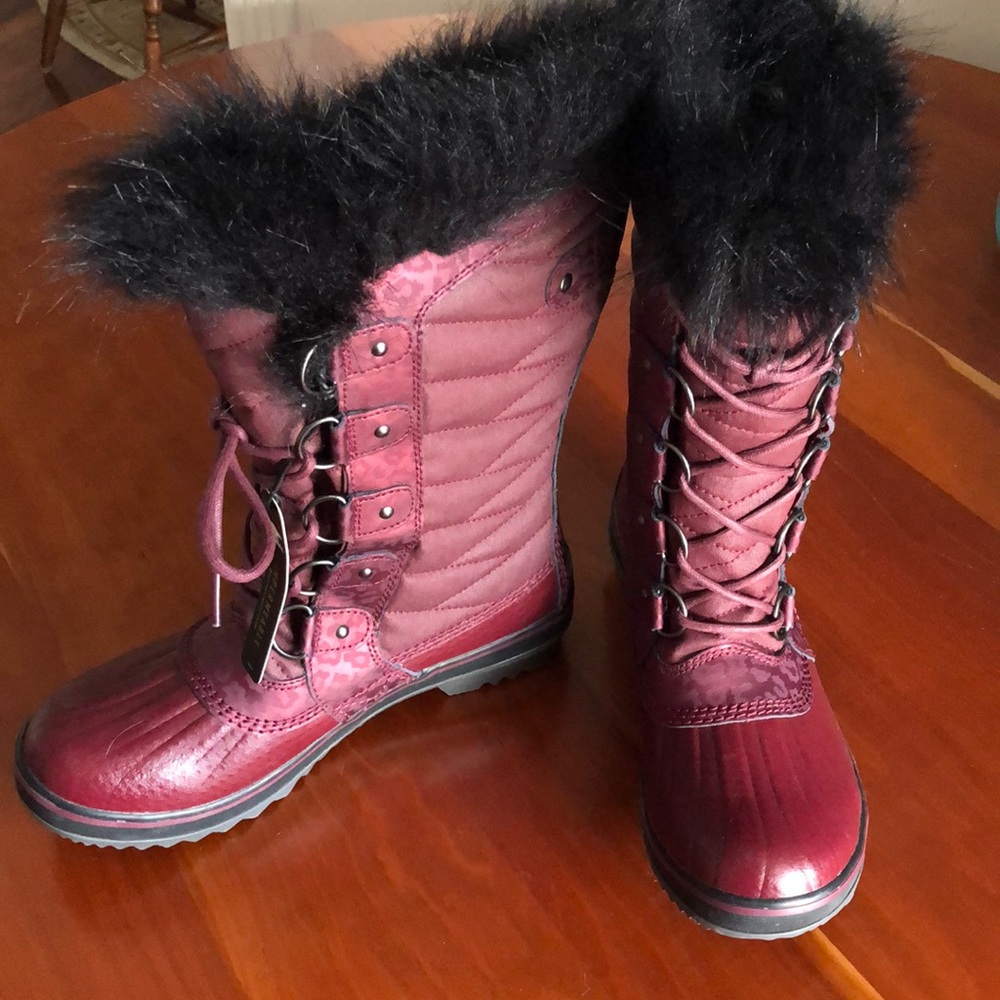 Sorel waterproof boots NWT